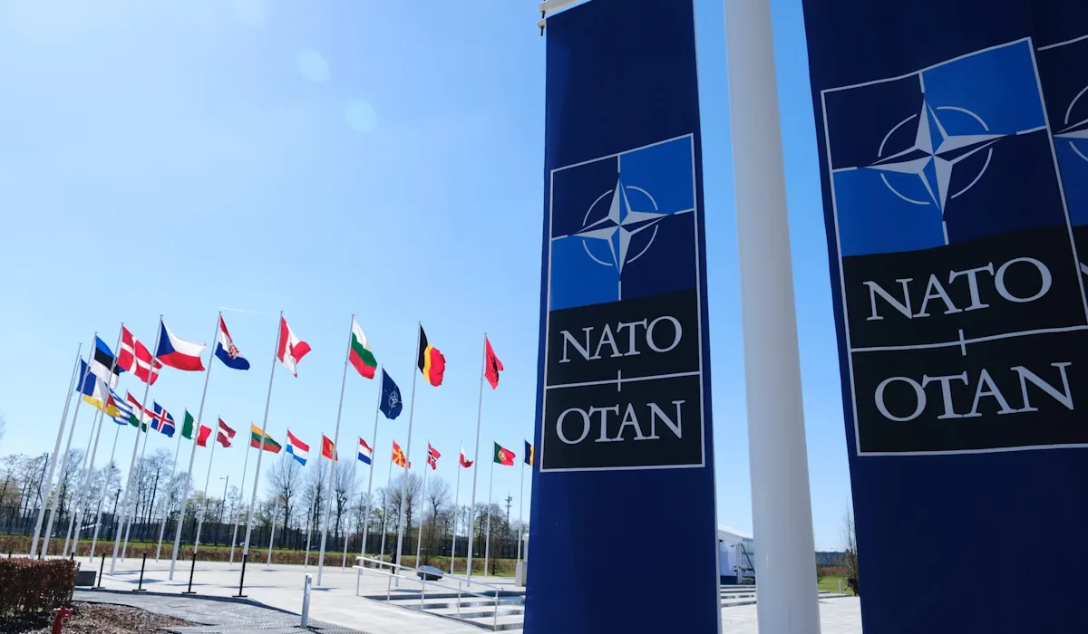 Συνάντηση ηγετών του ΝΑΤΟ στο πλαίσιο της γεωπολιτικής έντασης με τη Ρωσία.